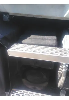 MACK CXN612 BATTERY BOX