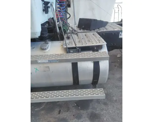 MACK CXN612 CAB STEP