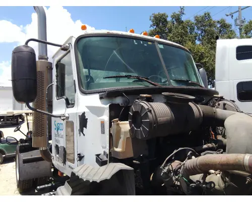 MACK CXN612 CAB