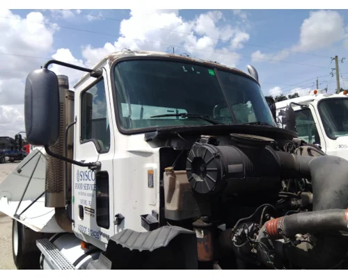 MACK CXN612 CAB