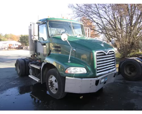 MACK CXN612 CAB