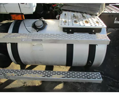 MACK CXN612 FUEL TANK