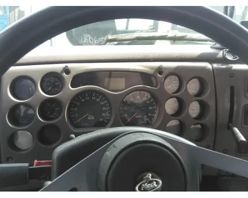 MACK CXN612 GAUGE CLUSTER
