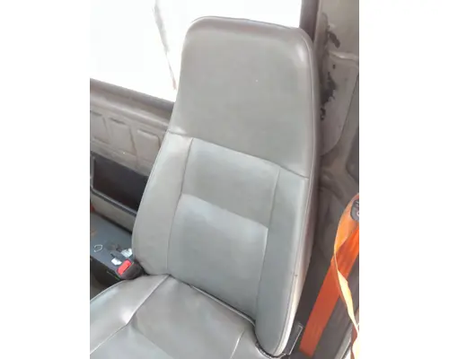 MACK CXN612 SEAT, FRONT