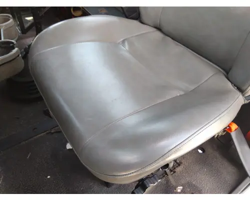 MACK CXN612 SEAT, FRONT