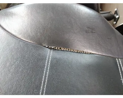 MACK CXN612 SEAT, FRONT