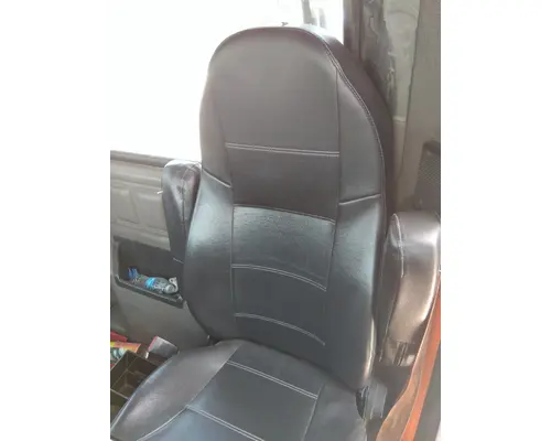 MACK CXN612 SEAT, FRONT