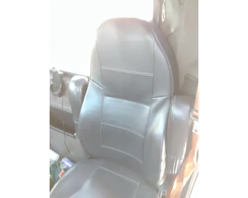 MACK CXN612 SEAT, FRONT