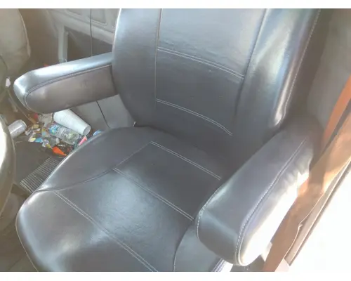 MACK CXN612 SEAT, FRONT