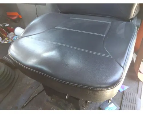 MACK CXN612 SEAT, FRONT