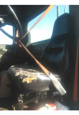 MACK CXN612 SEAT, FRONT
