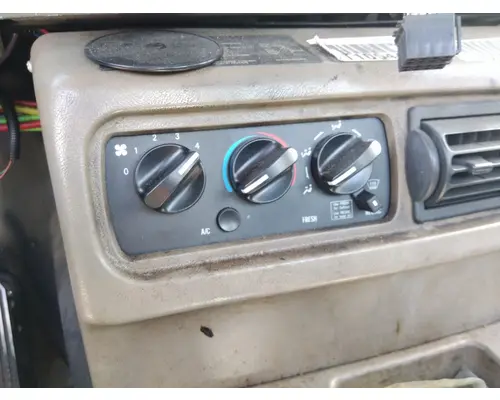 MACK CXN612 TEMPERATURE CONTROL