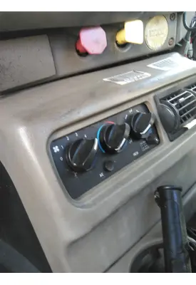MACK CXN612 TEMPERATURE CONTROL