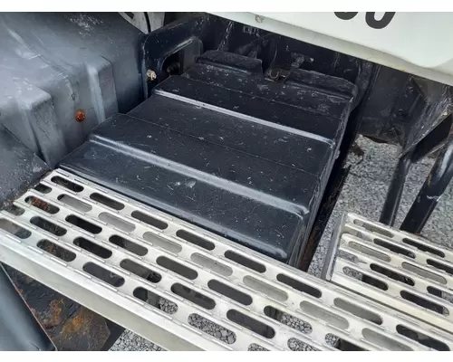 MACK CXN613 BATTERY BOX COVER