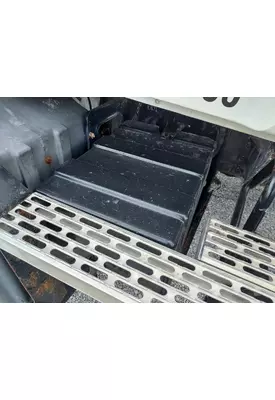 MACK CXN613 BATTERY BOX COVER