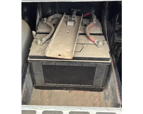 MACK CXN613 BATTERY BOX