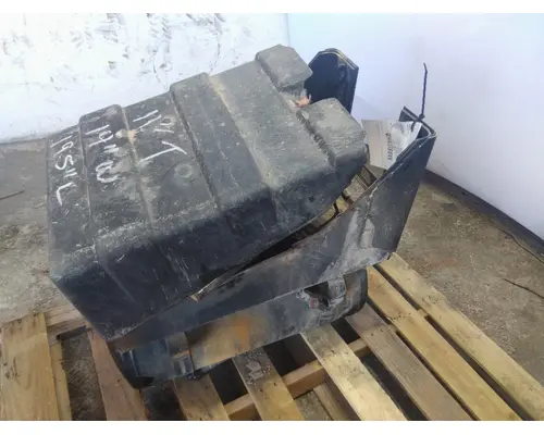 MACK CXN613 BATTERY BOX