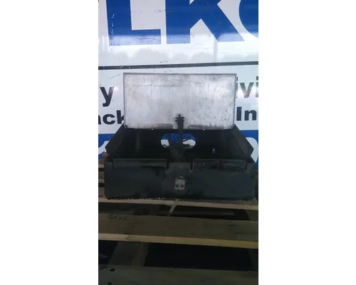 MACK CXN613 BATTERY BOX