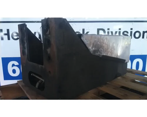 MACK CXN613 BATTERY BOX