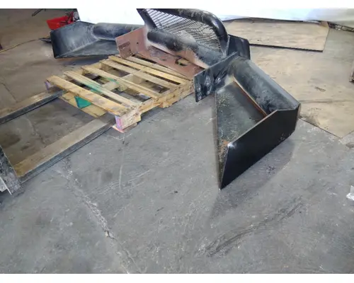 MACK CXN613 BUMPER ASSEMBLY, FRONT