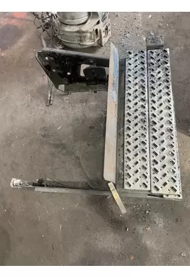 MACK CXN613 Battery Box