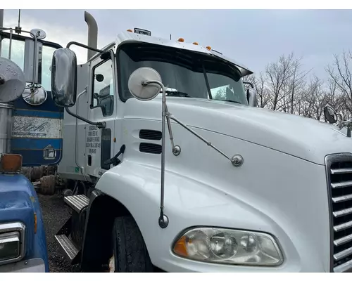 MACK CXN613 Complete Vehicle