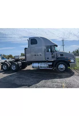 MACK CXN613 Complete Vehicle