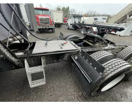 MACK CXN613 Complete Vehicle