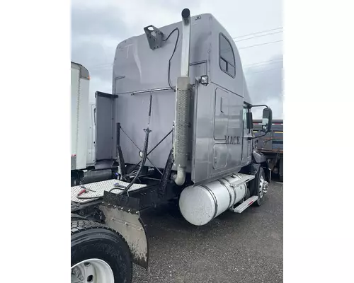 MACK CXN613 Complete Vehicle