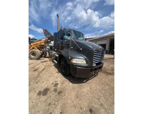 MACK CXN613 Complete Vehicle