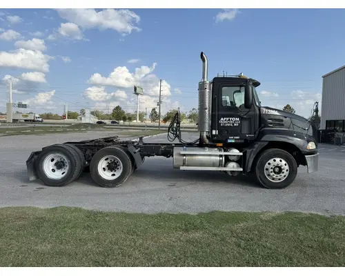 MACK CXN613 Complete Vehicle