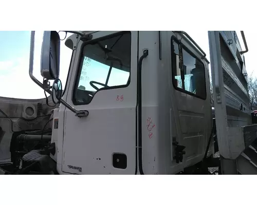 MACK CXN613 DOOR ASSEMBLY, FRONT