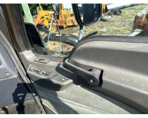 MACK CXN613 Door Assembly, Front