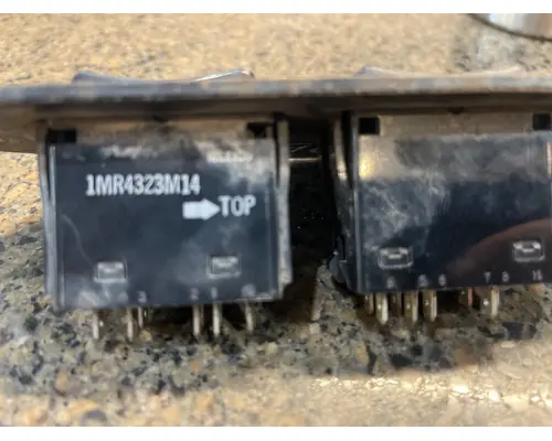 MACK CXN613 Door Window Regulator