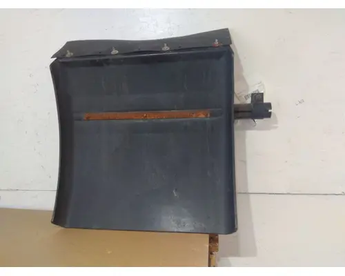 MACK CXN613 FENDER, QUARTERHALF REAR