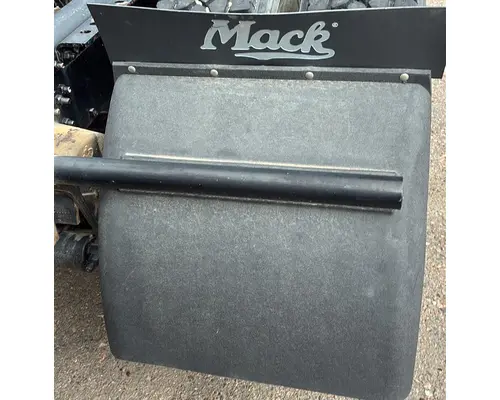 MACK CXN613 FENDER, QUARTERHALF REAR