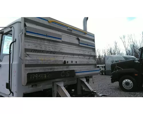 MACK CXN613 HEADACHE RACK