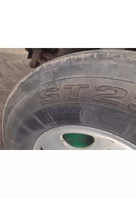 MACK CXN613 Tires