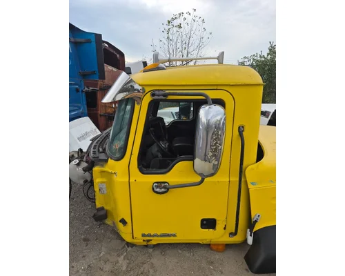 MACK CXP (Pinnacle) Cab