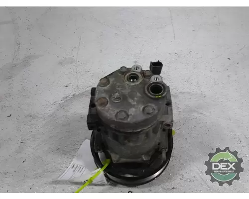 MACK CXP612 8743 compressor and mounting; compressor mounting