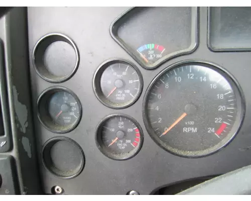 MACK CXP612 GAUGE CLUSTER