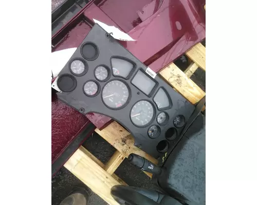 MACK CXP612 GAUGE CLUSTER