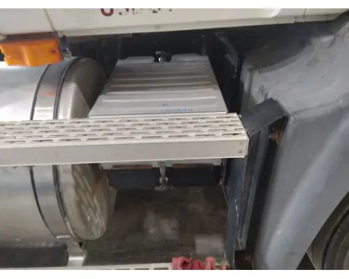 MACK CXP613 BATTERY BOX