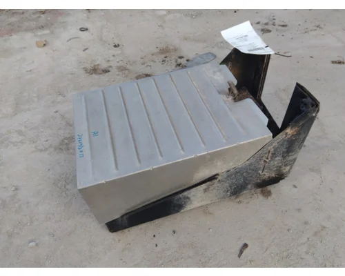 MACK CXP613 BATTERY BOX