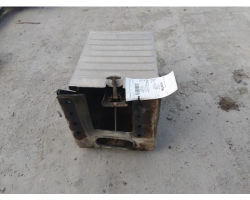 MACK CXP613 BATTERY BOX