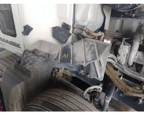 MACK CXP613 FENDER, SPLASH SHIELDGUARD