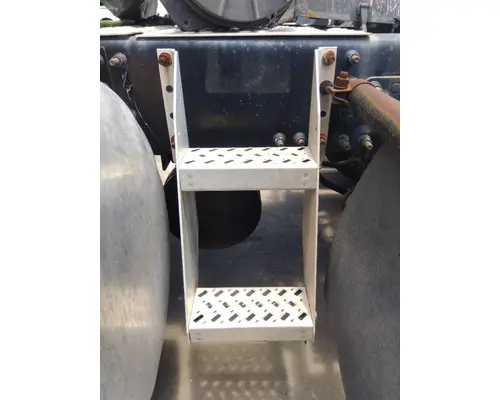 MACK CXP613 FRAME STEP