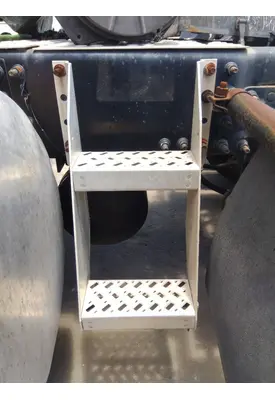 MACK CXP613 FRAME STEP