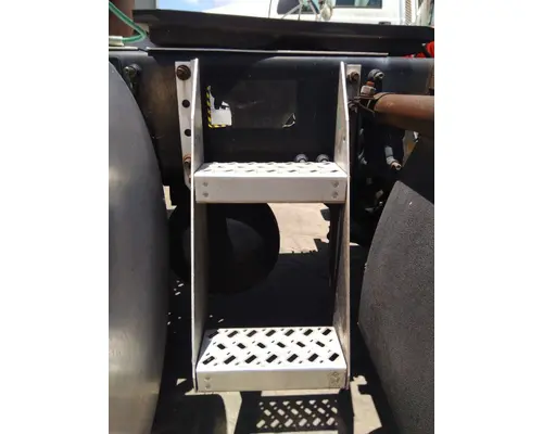 MACK CXP613 FRAME STEP