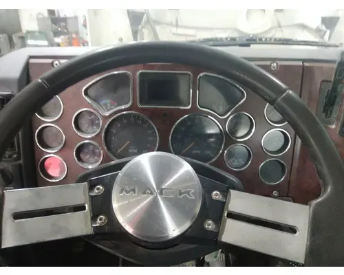 MACK CXP613 GAUGE CLUSTER